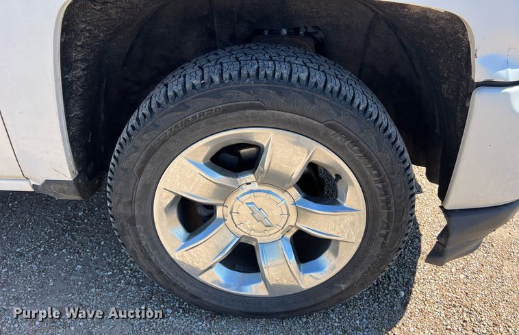 image for item DS2910 2017 Chevrolet Silverado 1500 Crew Cab pickup truck