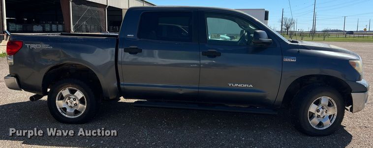 image for item DS2911 2007 Toyota Tundra CrewMax pickup truck