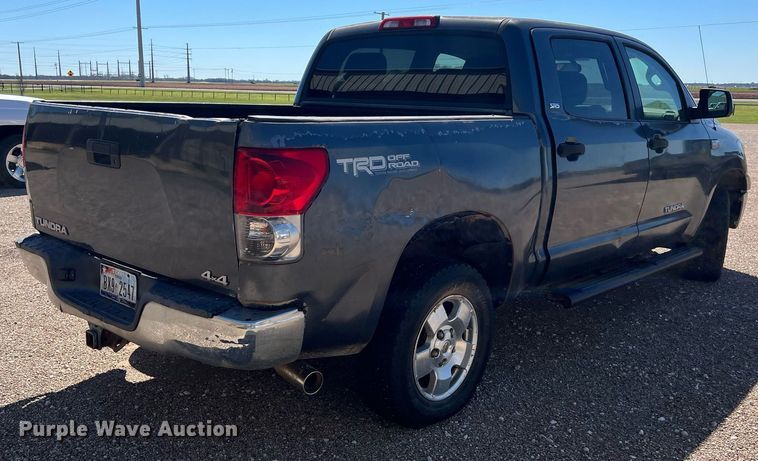image for item DS2911 2007 Toyota Tundra CrewMax pickup truck