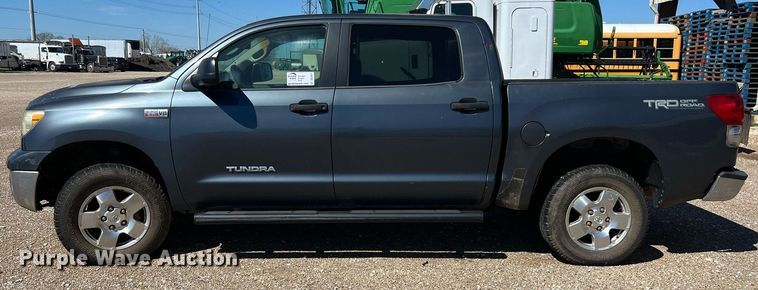 image for item DS2911 2007 Toyota Tundra CrewMax pickup truck