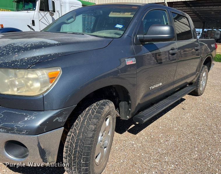 image for item DS2911 2007 Toyota Tundra CrewMax pickup truck