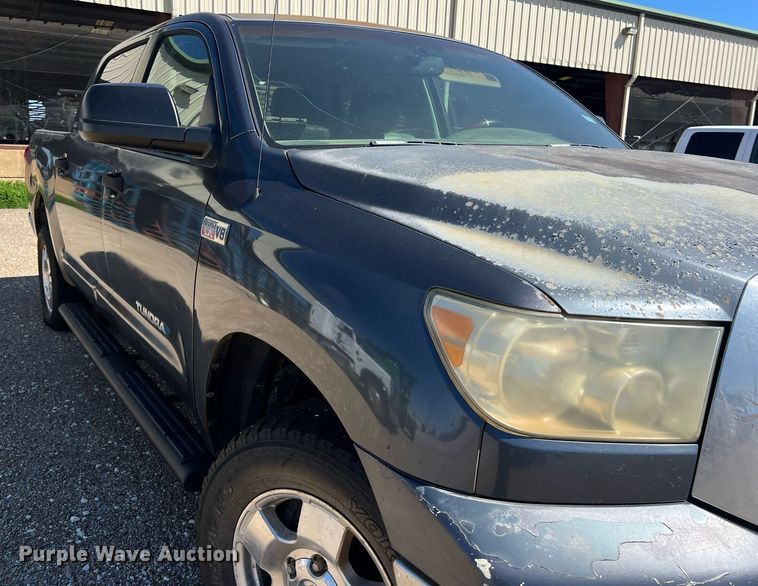 image for item DS2911 2007 Toyota Tundra CrewMax pickup truck