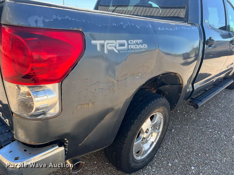 image for item DS2911 2007 Toyota Tundra CrewMax pickup truck