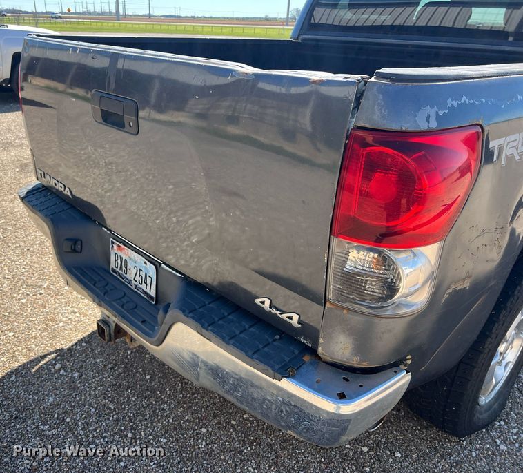 image for item DS2911 2007 Toyota Tundra CrewMax pickup truck