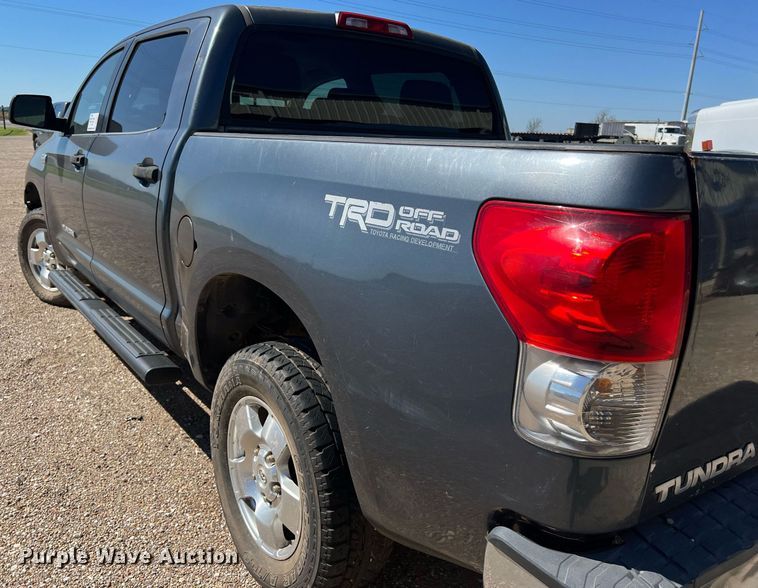 image for item DS2911 2007 Toyota Tundra CrewMax pickup truck