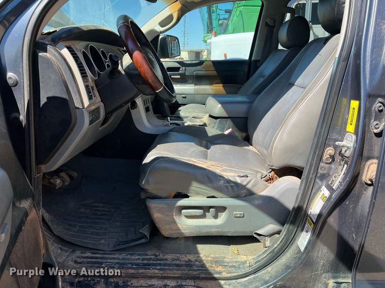 image for item DS2911 2007 Toyota Tundra CrewMax pickup truck