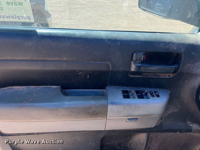 image for item DS2911 2007 Toyota Tundra CrewMax pickup truck