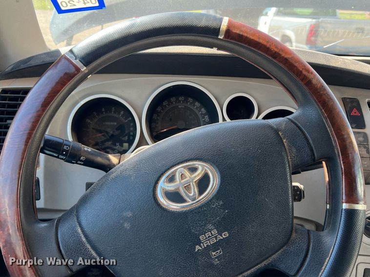 image for item DS2911 2007 Toyota Tundra CrewMax pickup truck