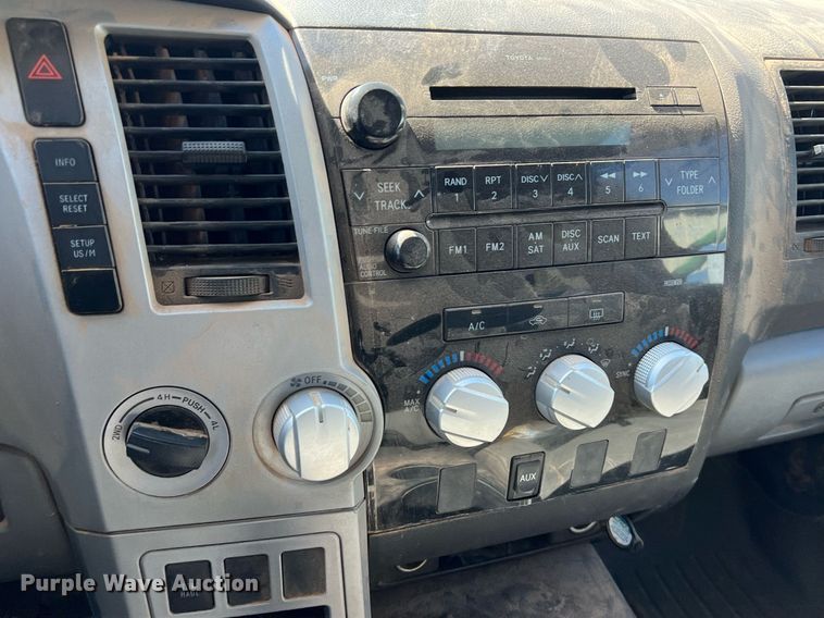 image for item DS2911 2007 Toyota Tundra CrewMax pickup truck