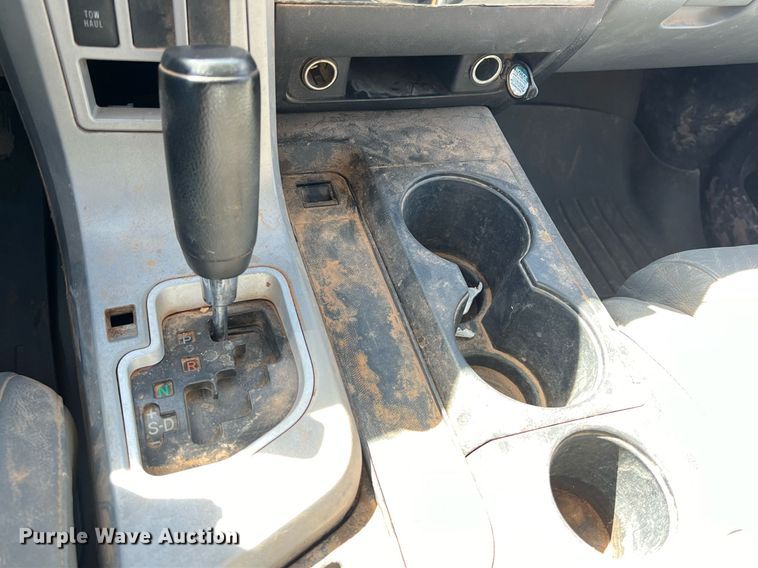 image for item DS2911 2007 Toyota Tundra CrewMax pickup truck