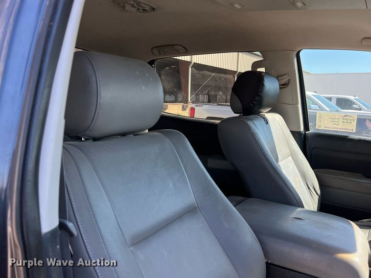 image for item DS2911 2007 Toyota Tundra CrewMax pickup truck