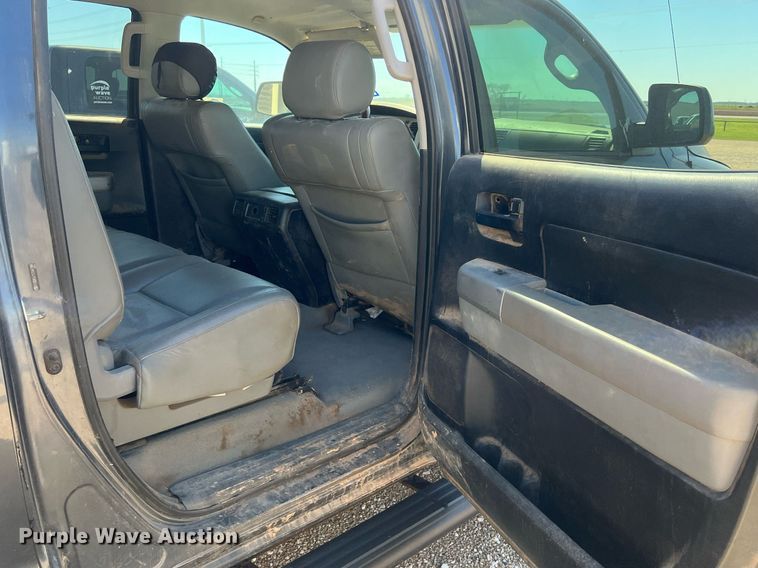 image for item DS2911 2007 Toyota Tundra CrewMax pickup truck