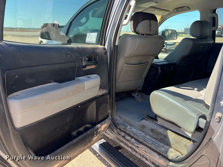 image for item DS2911 2007 Toyota Tundra CrewMax pickup truck