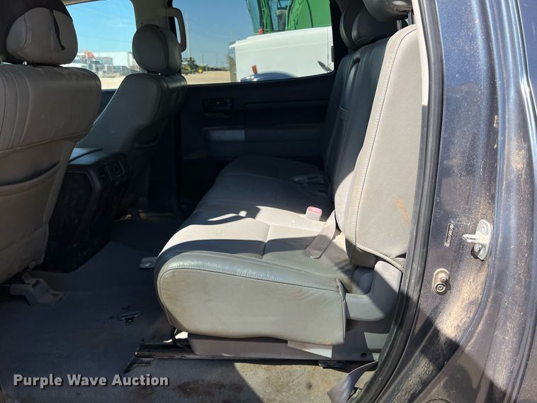 image for item DS2911 2007 Toyota Tundra CrewMax pickup truck