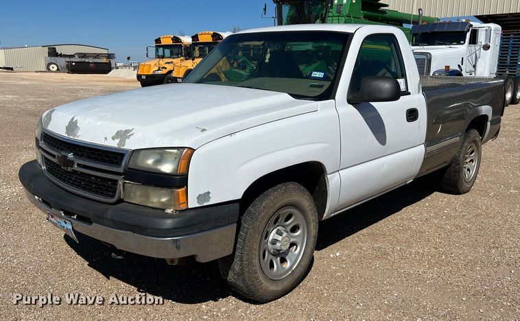 image for item DS2912 2007 Chevrolet Silverado 1500 pickup truck