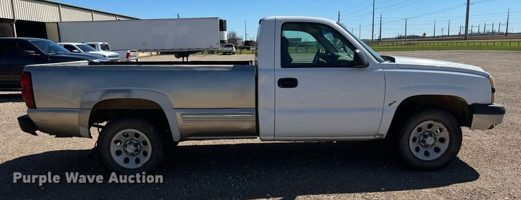 image for item DS2912 2007 Chevrolet Silverado 1500 pickup truck