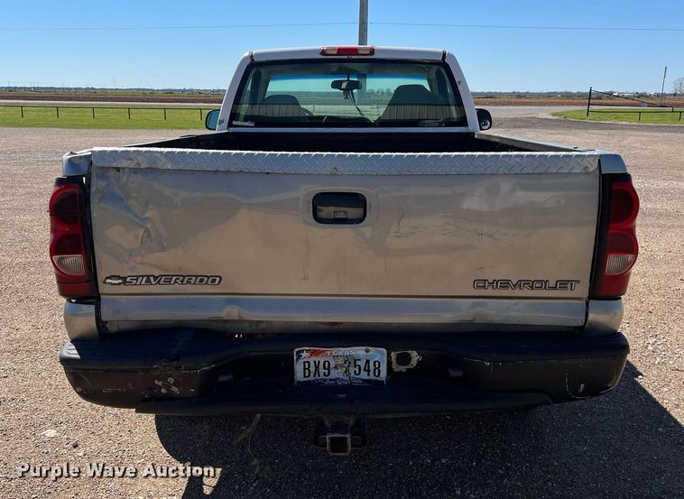 image for item DS2912 2007 Chevrolet Silverado 1500 pickup truck