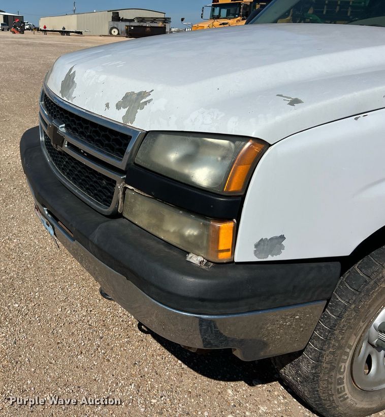 image for item DS2912 2007 Chevrolet Silverado 1500 pickup truck