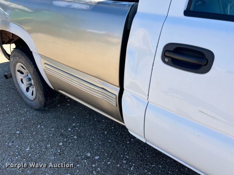 image for item DS2912 2007 Chevrolet Silverado 1500 pickup truck