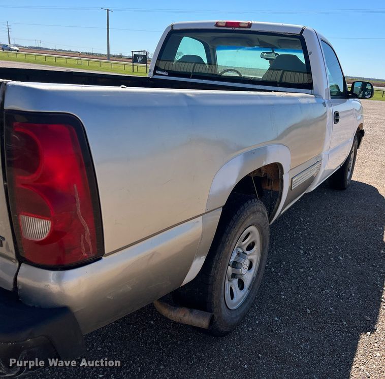 image for item DS2912 2007 Chevrolet Silverado 1500 pickup truck