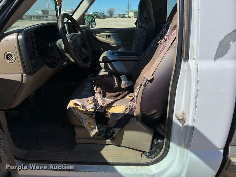 image for item DS2912 2007 Chevrolet Silverado 1500 pickup truck