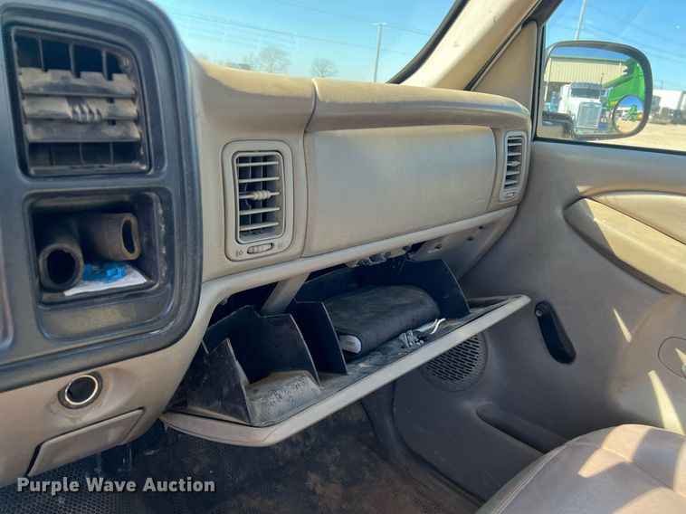 image for item DS2912 2007 Chevrolet Silverado 1500 pickup truck