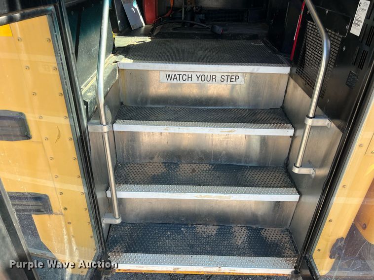 image for item DS2916 2012 International IC school bus