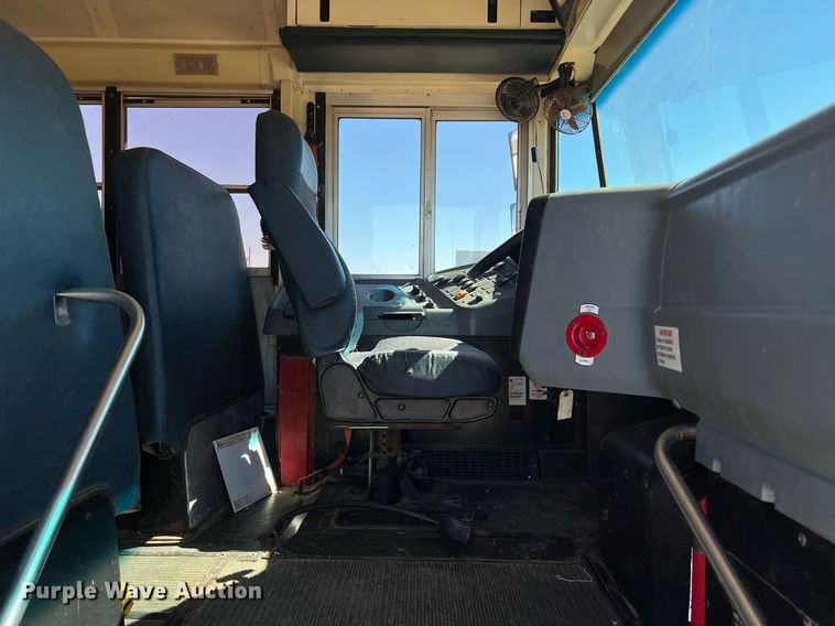 image for item DS2916 2012 International IC school bus