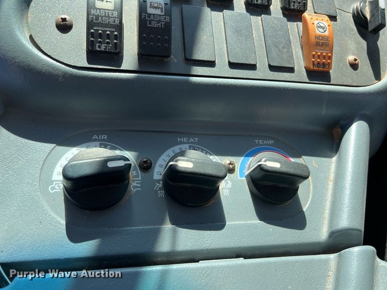 image for item DS2916 2012 International IC school bus