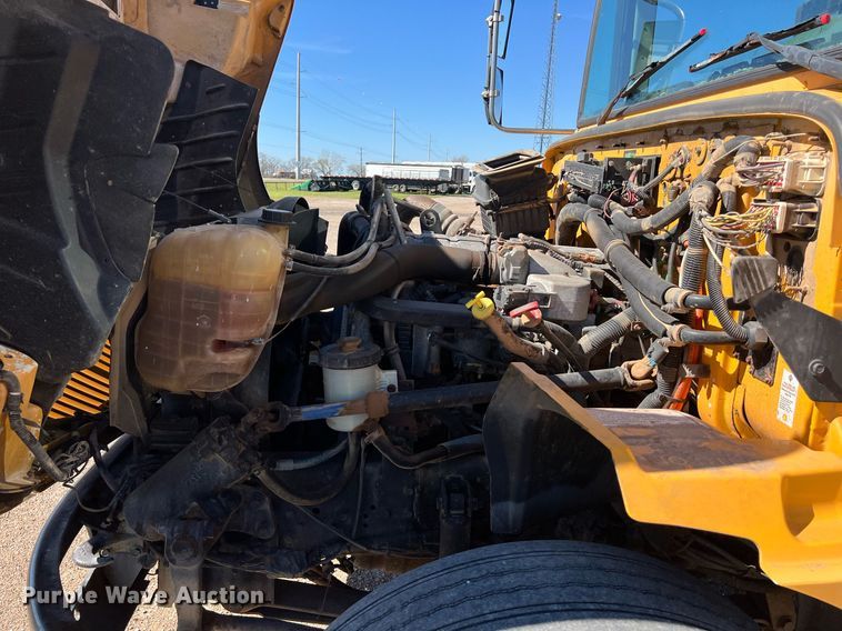 image for item DS2916 2012 International IC school bus