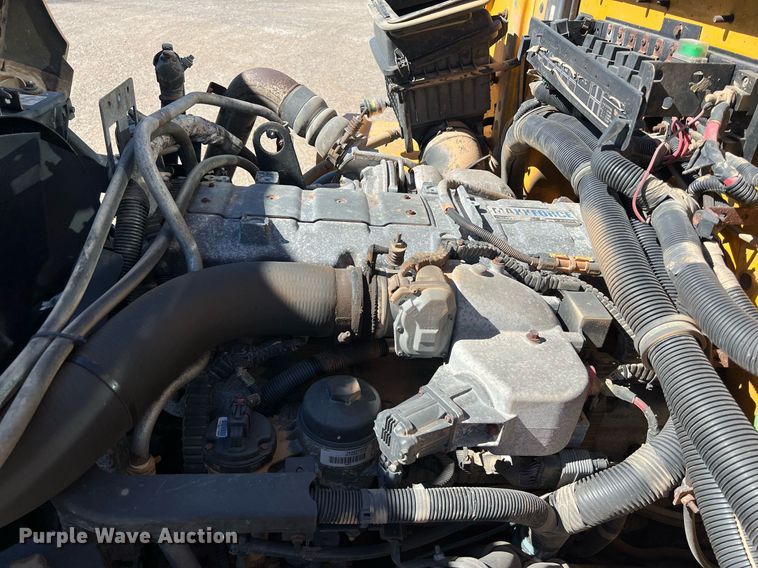 image for item DS2916 2012 International IC school bus