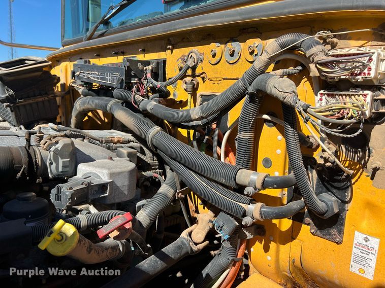 image for item DS2916 2012 International IC school bus