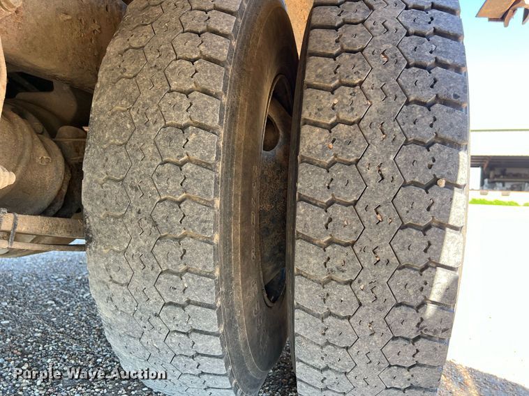 image for item DS2916 2012 International IC school bus