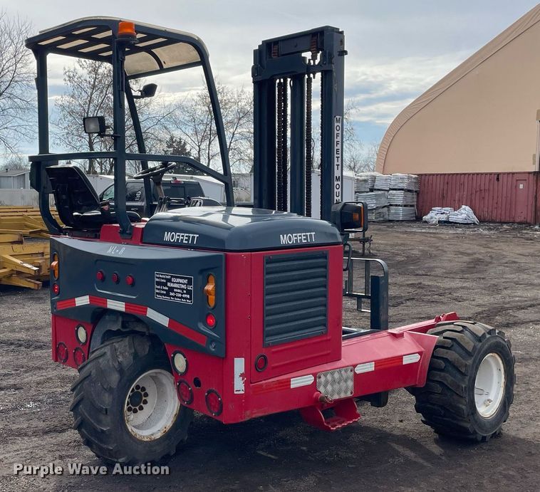 image for item DS5415 2012 Moffett M70 forklift