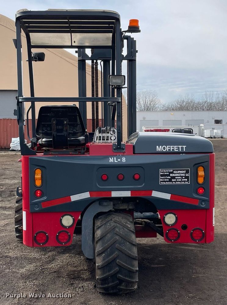image for item DS5415 2012 Moffett M70 forklift