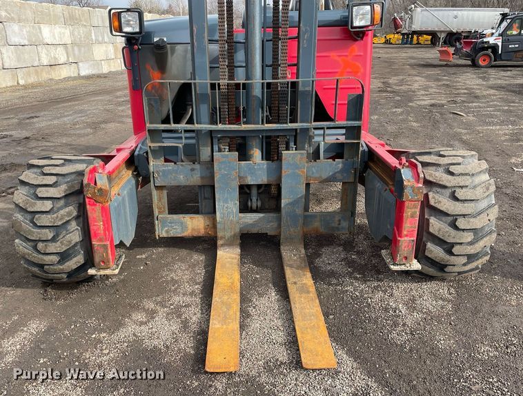 image for item DS5415 2012 Moffett M70 forklift