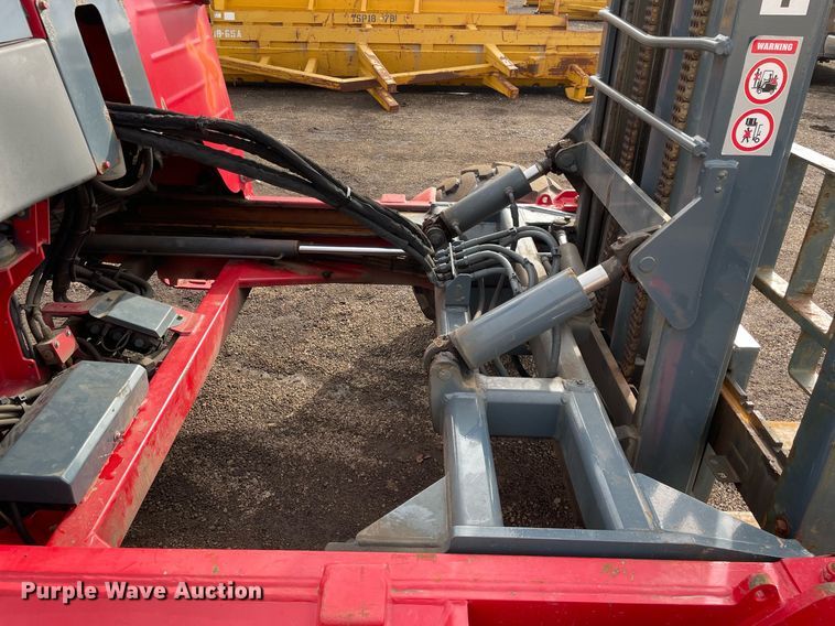 image for item DS5415 2012 Moffett M70 forklift