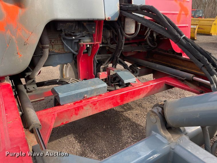 image for item DS5415 2012 Moffett M70 forklift