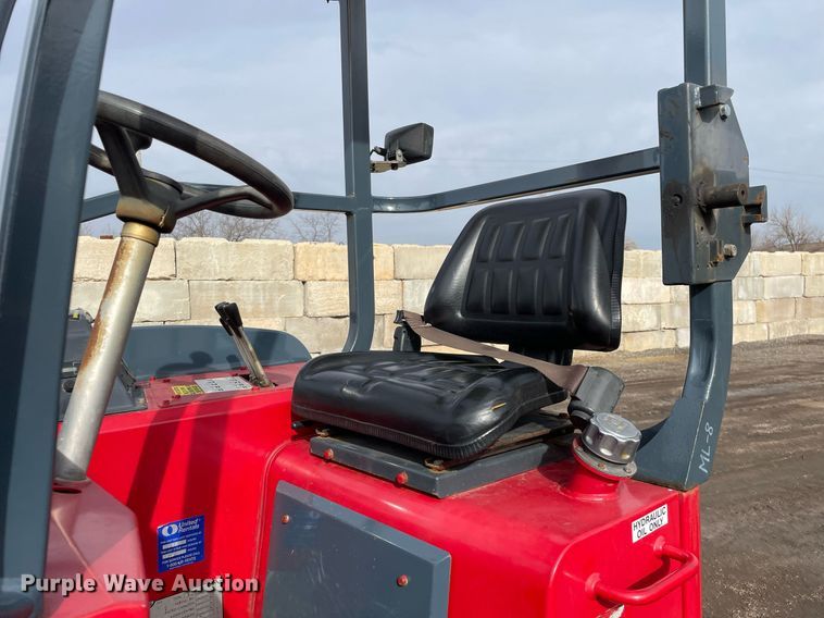 image for item DS5415 2012 Moffett M70 forklift