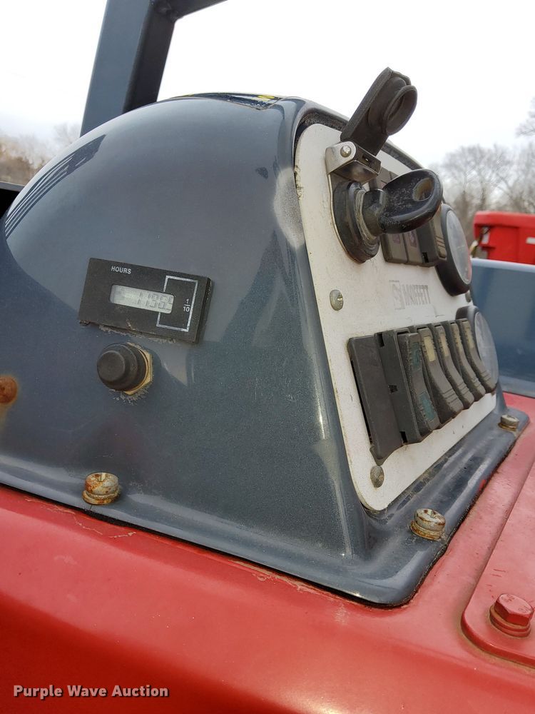 image for item DS5415 2012 Moffett M70 forklift