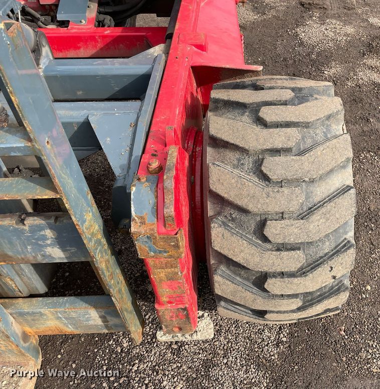 image for item DS5415 2012 Moffett M70 forklift