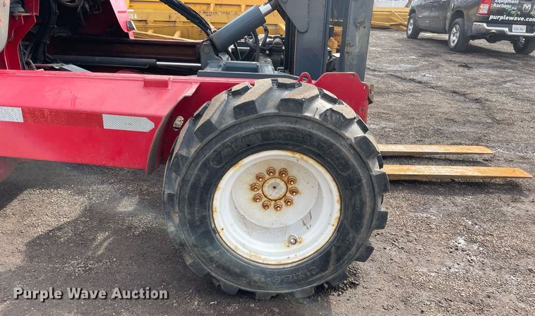 image for item DS5415 2012 Moffett M70 forklift