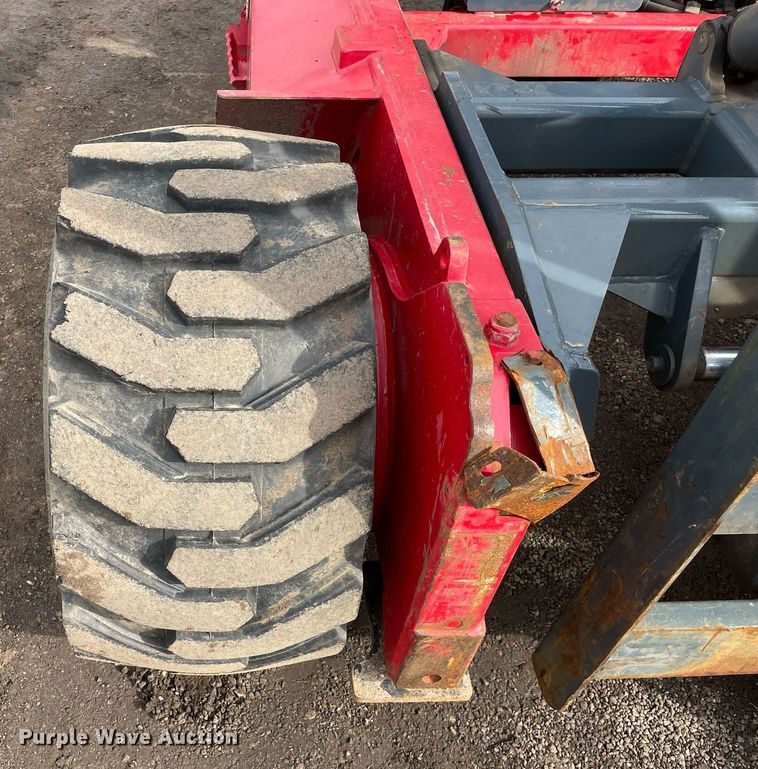 image for item DS5415 2012 Moffett M70 forklift