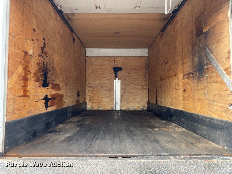 image for item DS5462 2011 Ford  F550 Super Duty XLT box truck