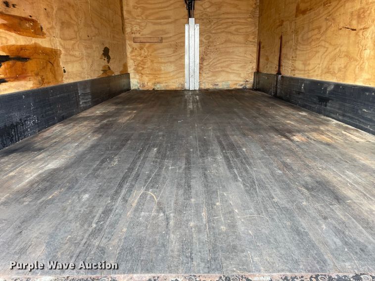 image for item DS5462 2011 Ford  F550 Super Duty XLT box truck