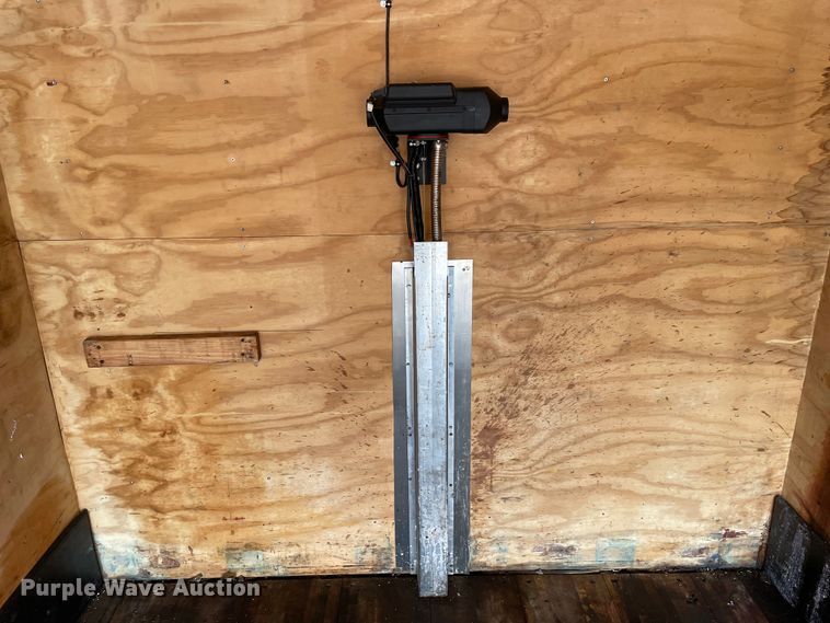 image for item DS5462 2011 Ford  F550 Super Duty XLT box truck