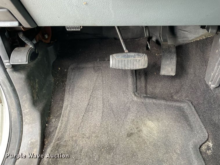 image for item DS5462 2011 Ford  F550 Super Duty XLT box truck