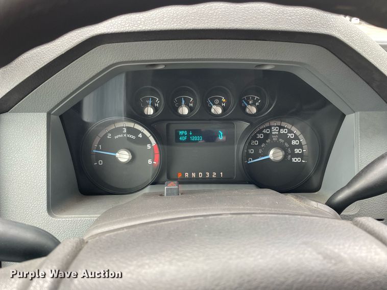 image for item DS5462 2011 Ford  F550 Super Duty XLT box truck