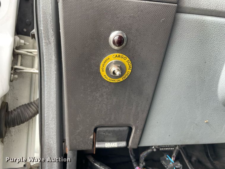 image for item DS5462 2011 Ford  F550 Super Duty XLT box truck