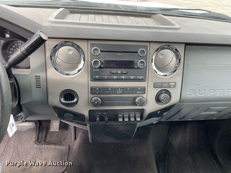 image for item DS5462 2011 Ford  F550 Super Duty XLT box truck